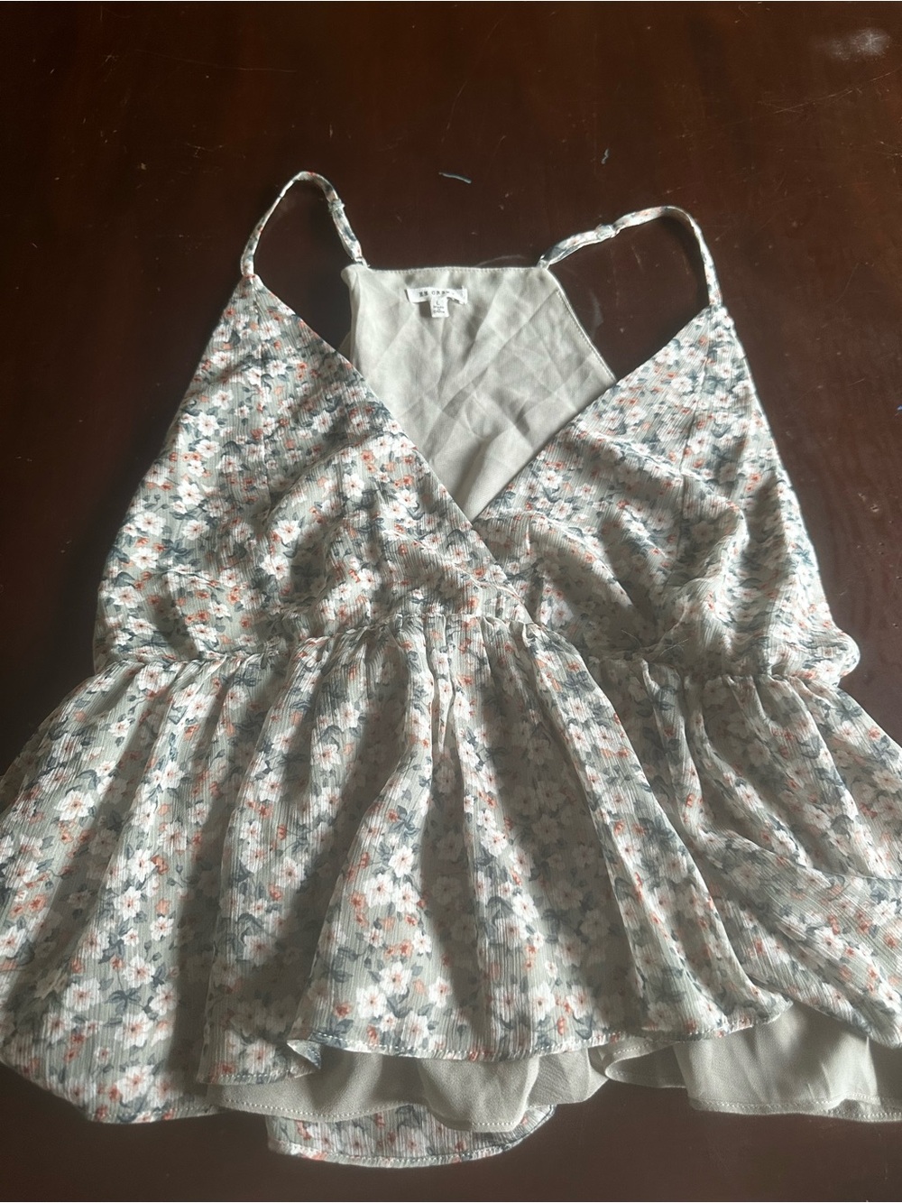 En Creme Floral Spaghetti Strap Camisole in Light Gray & Coral Accents